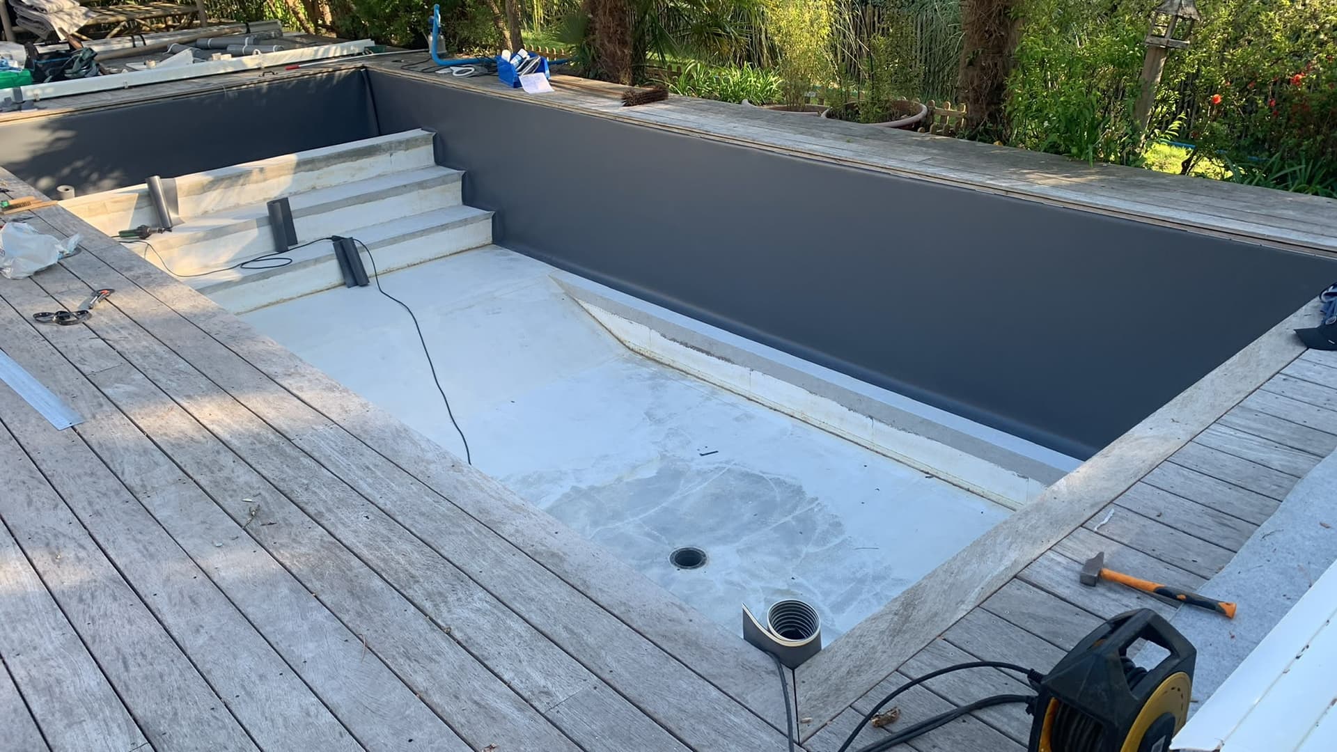 Recherche de fuite piscine : comment détecter le problème ?